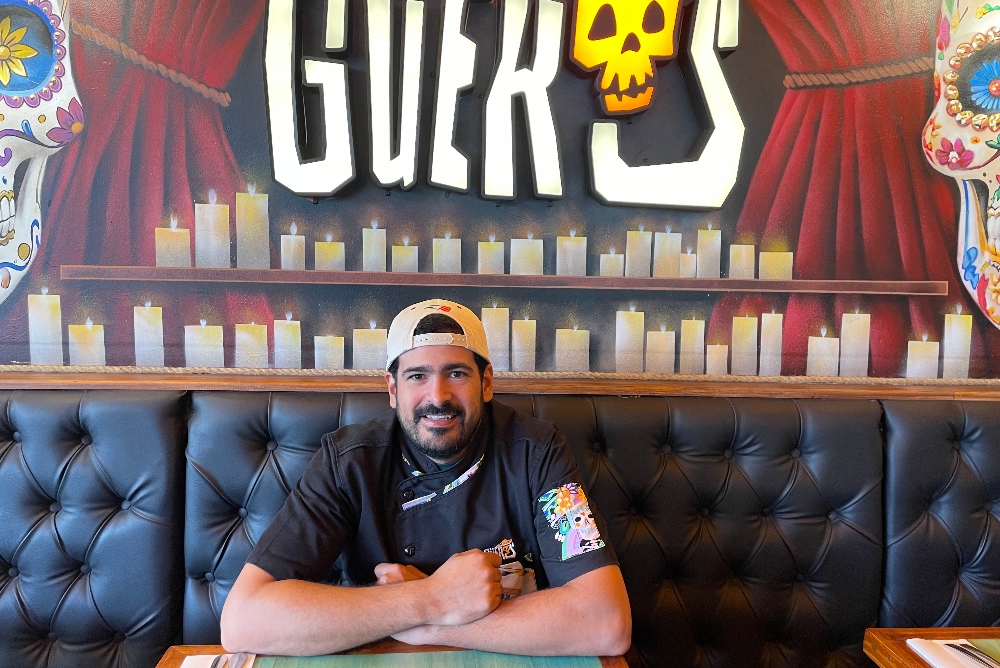 Víctor Aguilar chef mexicano de Güeros