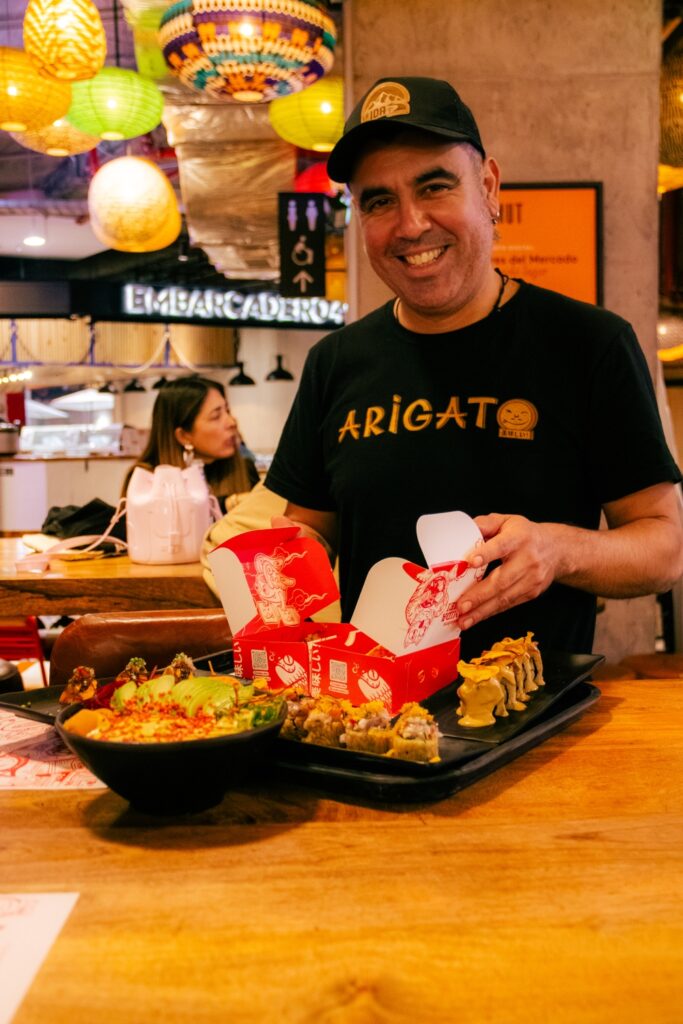 Arigato restaurante japonés de sushi en el MUT Santiago