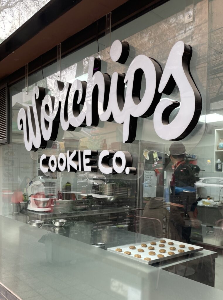 Worchips Cookie Co. es la tienda de galletas artesanales, cookies al estilo gringo, de Providencia