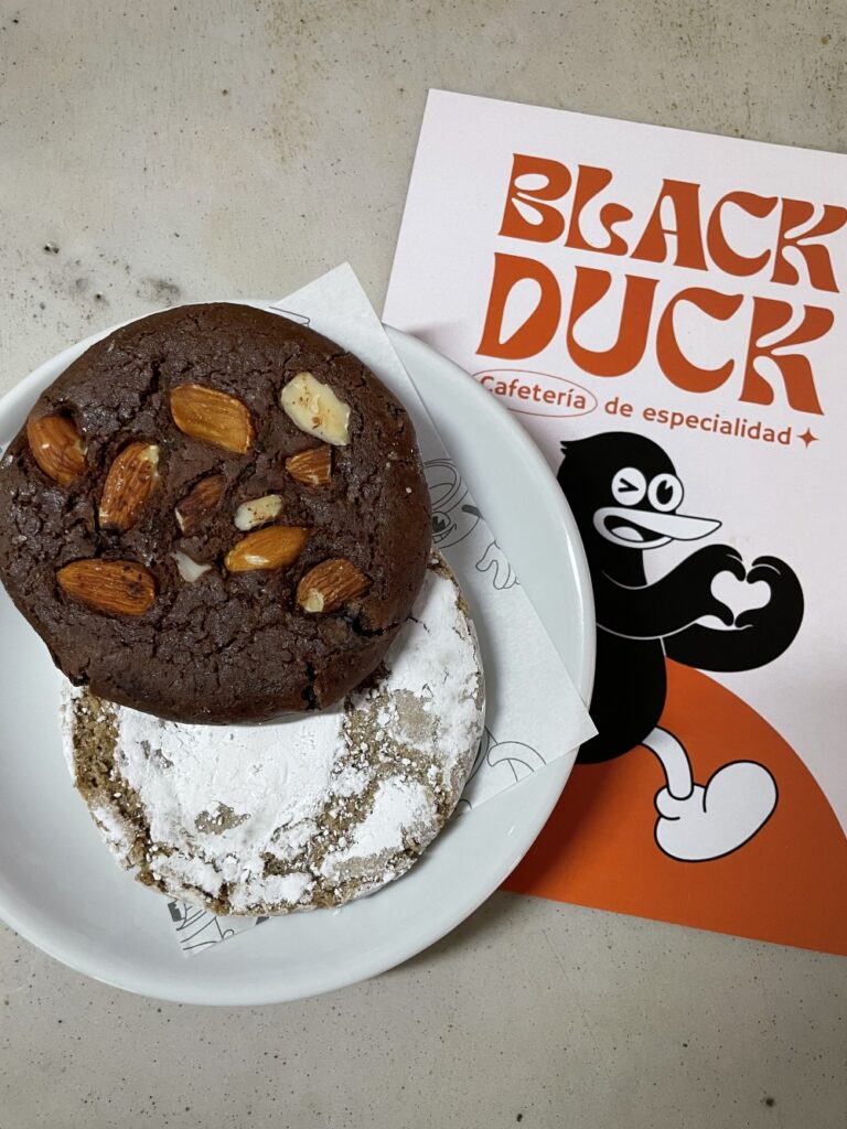 Black Duck es una cafetería de especialidad en Providencia, con diferentes opciones de café