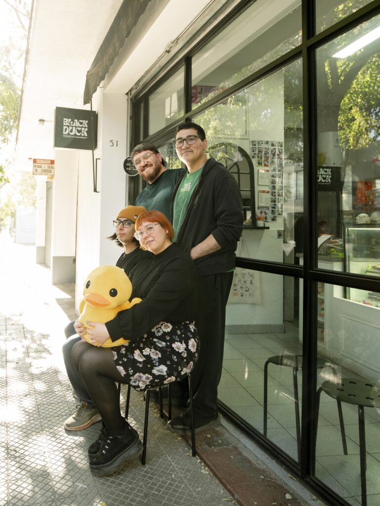 Black Duck es una cafetería de especialidad en Providencia, con diferentes opciones de café