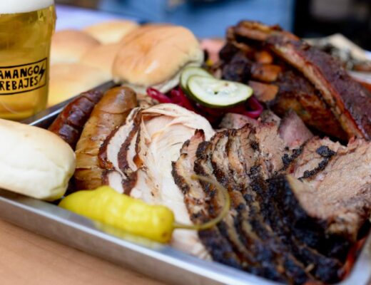 CuracaRibs abrió un local en Santiago, en Vitacura, con almuerzos ejecutivos, after office, brunch y todas sus carnes ahumadas