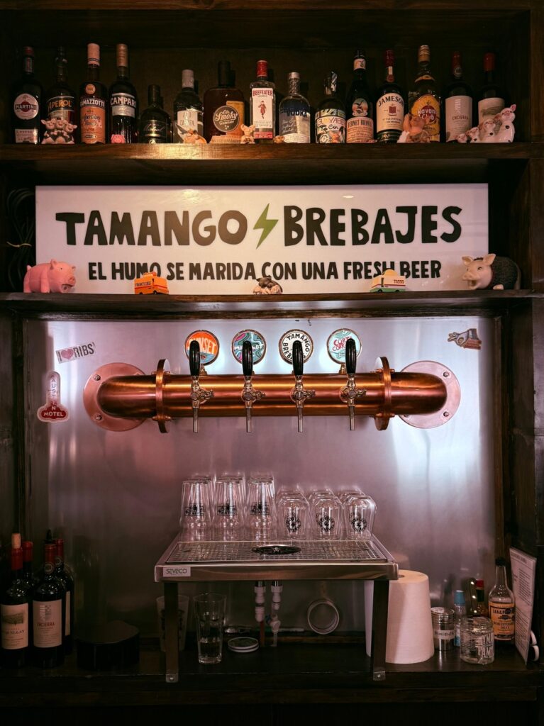 CuracaRibs abrió un local en Santiago, en Vitacura, con almuerzos ejecutivos, after office, brunch y todas sus carnes ahumadas