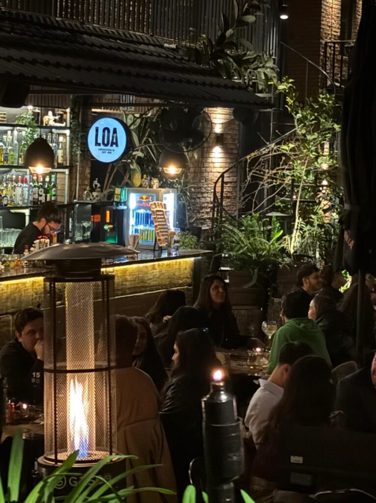 Oculto Beergarden es el bar de Providencia que es un oasis en la noche santiaguina